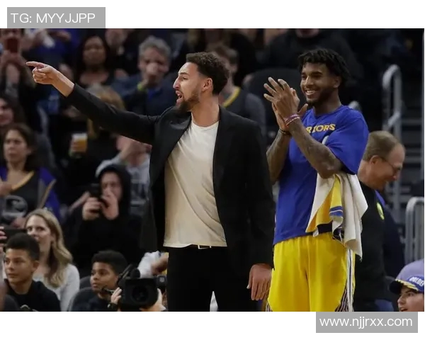 卡尔马龙与罗宾逊的传奇对决:篮球历史上的巅峰时刻解析 卡尔马龙与罗宾逊的传奇对决:篮球历史上的巅峰时刻解析