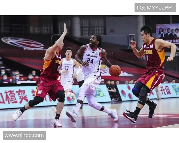 步行者与火箭激战正酣球迷期待精彩对决与绝妙表现 步行者与火箭激战正酣球迷期待精彩对决与绝妙表现