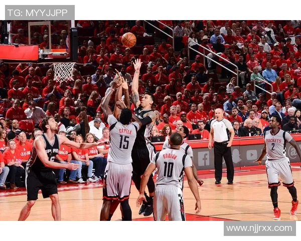 火箭队与灰熊队11月19日比赛数据分析与精彩回顾 火箭队与灰熊队11月19日比赛数据分析与精彩回顾