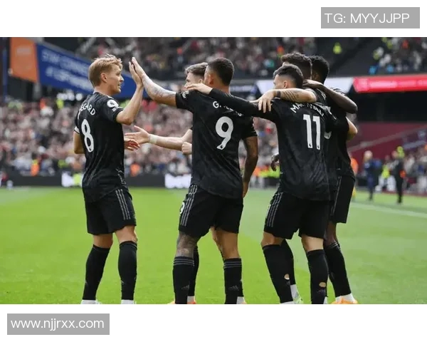 贝弗伦与标准烈日的精彩对决揭示了足球战术的魅力与球队实力的较量 贝弗伦与标准烈日的精彩对决揭示了足球战术的魅力与球队实力的较量